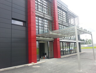 5 - Hliníkové žaluzie a nerezový přístřešek - Svoz PŘELOUČ